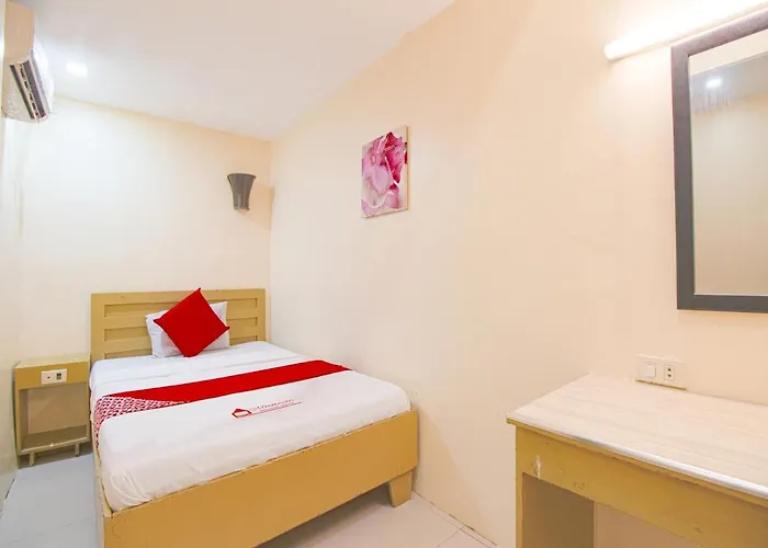 Hotel Vaccinated Staff-oyo 655 Mambaling 3*