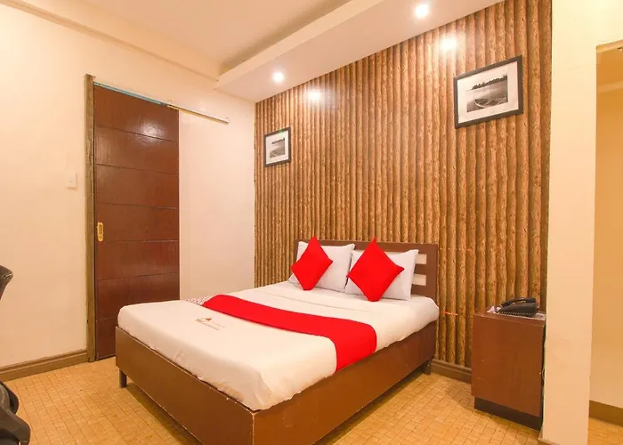 Vaccinated Staff-oyo 655 Mambaling Hotel Cebu
