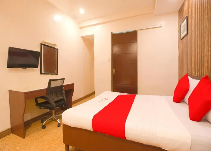 Vaccinated Staff-oyo 655 Mambaling Hotel 3*